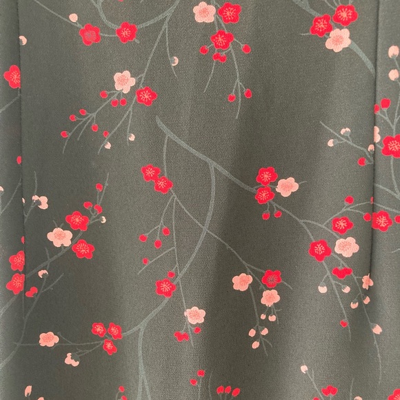 💕 *EUC* Express Women’s Floral Black Spaghetti Strap Dress Size 3/4 💕 - Picture 4 of 6